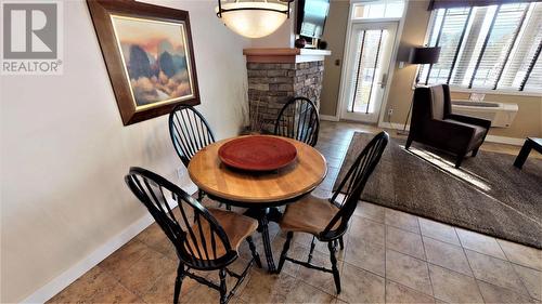 400 Bighorn  Boulevard Unit# 415 G, Radium Hot Springs, BC - Indoor Photo Showing Dining Room