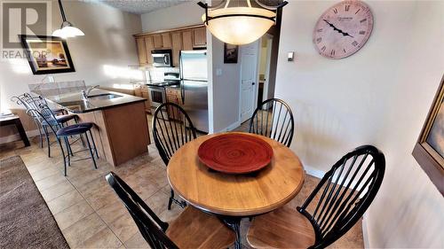 400 Bighorn  Boulevard Unit# 415 G, Radium Hot Springs, BC - Indoor Photo Showing Dining Room