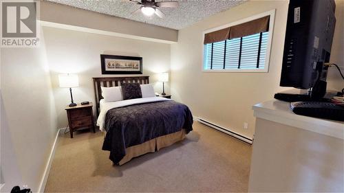 400 Bighorn  Boulevard Unit# 415 G, Radium Hot Springs, BC - Indoor Photo Showing Bedroom