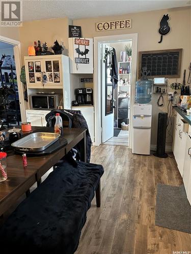 820 Park Avenue, Weyburn, SK - Indoor Photo Showing Kitchen