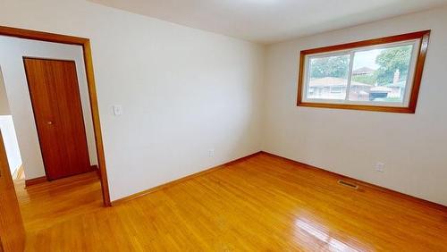 25 Parklands Drive, Hamilton, ON - Indoor Photo Showing Other Room