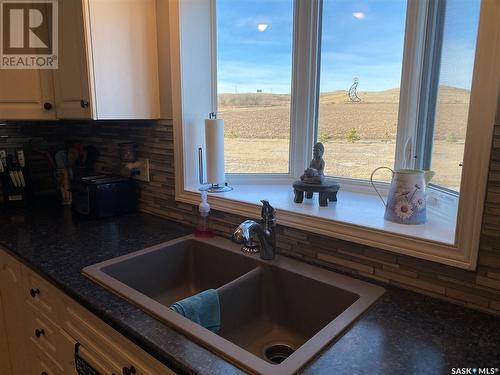 300 3Rd Avenue W, Flaxcombe, SK - Indoor Photo Showing Kitchen With Double Sink