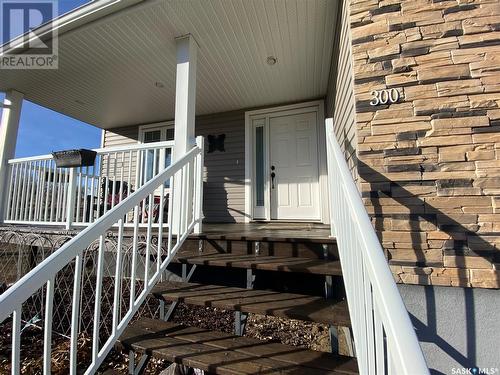 300 3Rd Avenue W, Flaxcombe, SK - Outdoor With Deck Patio Veranda
