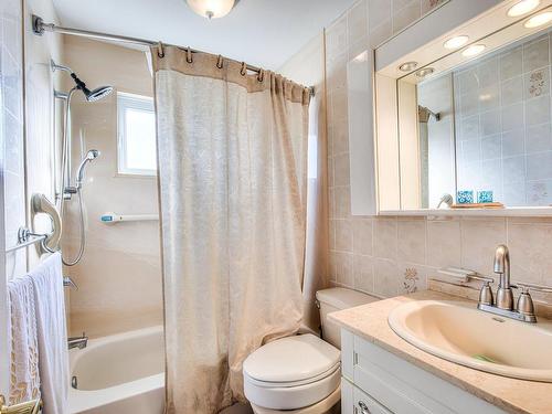 Bathroom - 12912 Rue Plaisance, Montréal (Pierrefonds-Roxboro), QC - Indoor Photo Showing Bathroom