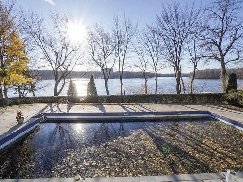 Piscine - 402-4540 Prom. Paton, Laval (Chomedey), QC - Outdoor With View
