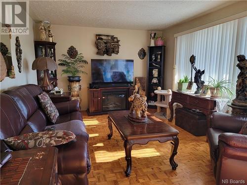 596 St Simon, Bathurst, NB - Indoor Photo Showing Living Room