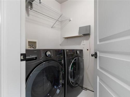 16-100 Gifford Rd, Ladysmith, BC - Indoor Photo Showing Laundry Room