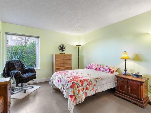 16-100 Gifford Rd, Ladysmith, BC - Indoor Photo Showing Bedroom