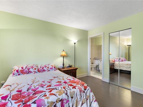 16-100 Gifford Rd, Ladysmith, BC - Indoor Photo Showing Bedroom
