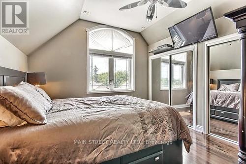 451 Timothy St, Newmarket, ON - Indoor Photo Showing Bedroom