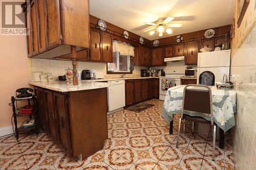850 Wallace Ter, Sault Ste. Marie, ON - Indoor Photo Showing Kitchen