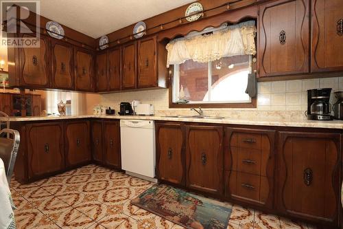 850 Wallace Ter, Sault Ste. Marie, ON - Indoor Photo Showing Kitchen