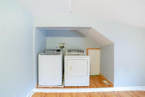 36 West 3Rd Street|Unit #Upper, Hamilton, ON - Indoor Photo Showing Laundry Room