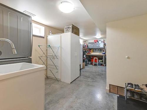 225 St Paul Street W, Kamloops, BC - Indoor Photo Showing Laundry Room