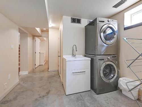 225 St Paul Street W, Kamloops, BC - Indoor Photo Showing Laundry Room