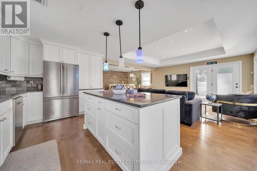 1531 Foxboro Stirling Rd, Quinte West, ON - Indoor Photo Showing Kitchen With Upgraded Kitchen