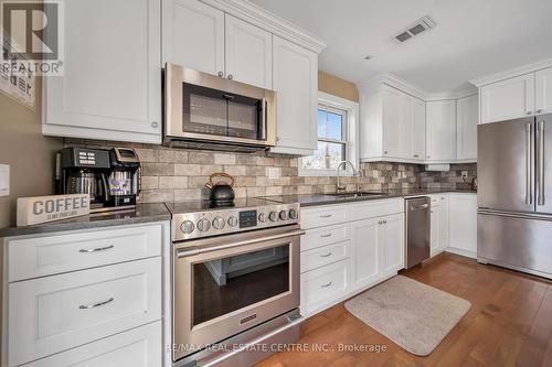 1531 Foxboro Stirling Rd, Quinte West, ON - Indoor Photo Showing Kitchen With Upgraded Kitchen