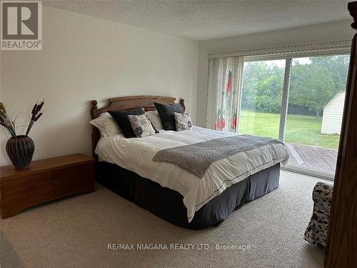 995 Concession Road, Fort Erie, ON - Indoor Photo Showing Bedroom