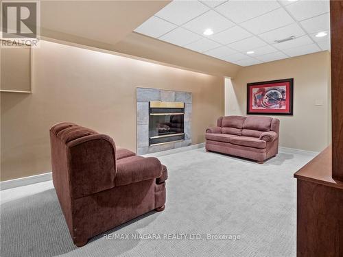 995 Concession Rd, Fort Erie, ON - Indoor With Fireplace