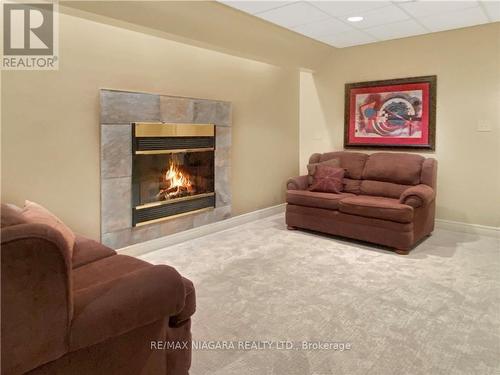 995 Concession Rd, Fort Erie, ON - Indoor Photo Showing Living Room With Fireplace