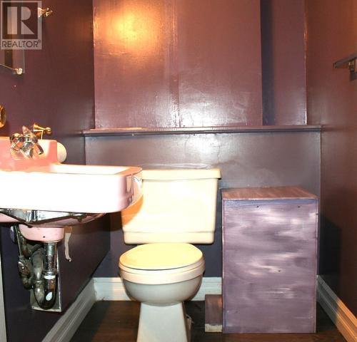 13 Thistle Avenue, Pasadena, NL - Indoor Photo Showing Bathroom