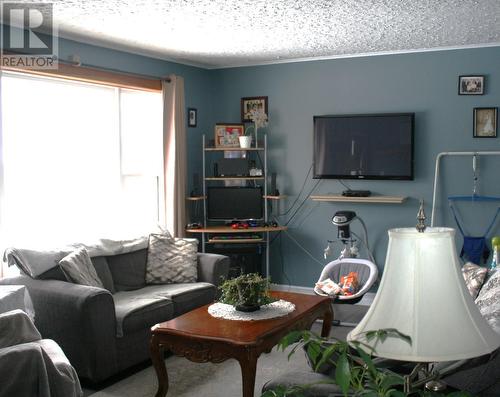 13 Thistle Avenue, Pasadena, NL - Indoor Photo Showing Living Room