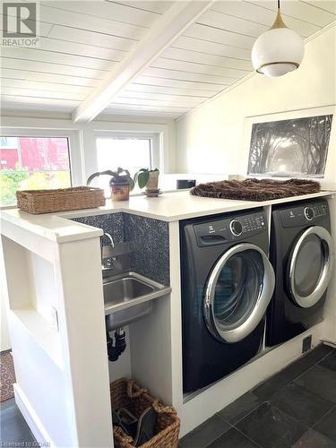 106 Bruce Street S, Durham, ON - Indoor Photo Showing Laundry Room