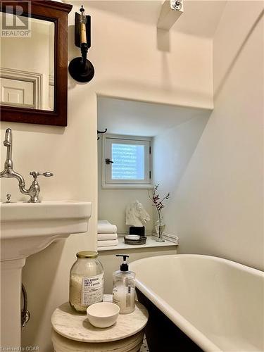 106 Bruce Street S, Durham, ON - Indoor Photo Showing Bathroom
