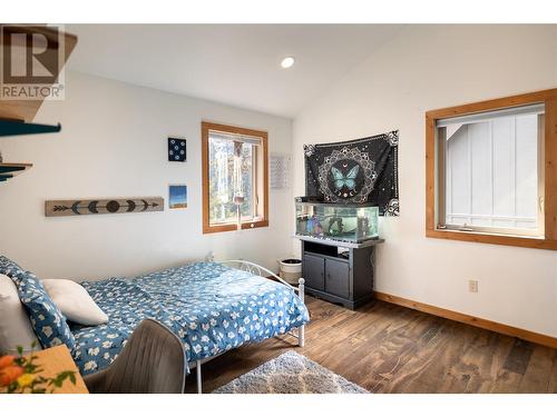 10231 Columbia Way, Vernon, BC - Indoor Photo Showing Bedroom