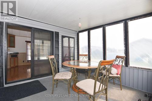 12 Tyler Drive, Otonabee-South Monaghan, ON - Indoor Photo Showing Dining Room