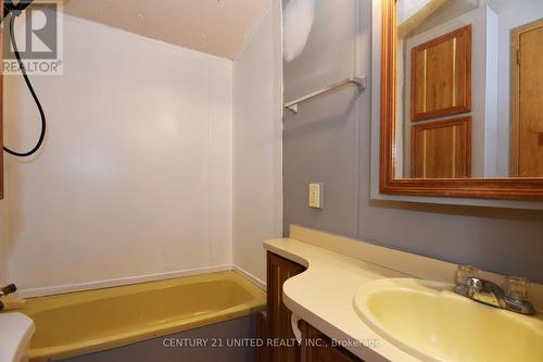 12 Tyler Drive, Otonabee-South Monaghan, ON - Indoor Photo Showing Bathroom