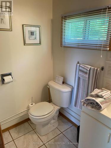 108 Coldstream Road, Kawartha Lakes, ON - Indoor Photo Showing Bathroom