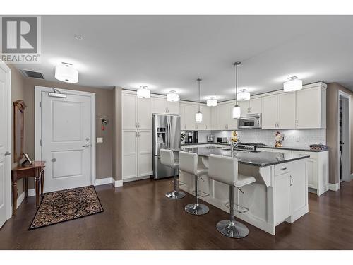 580 Sarsons Road Unit# 216, Kelowna, BC - Indoor Photo Showing Kitchen With Upgraded Kitchen
