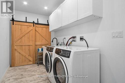 61 Earl Street, Wasaga Beach, ON - Indoor Photo Showing Laundry Room