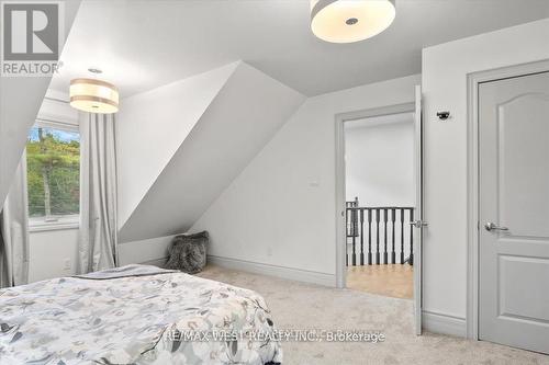 61 Earl Street, Wasaga Beach, ON - Indoor Photo Showing Bedroom