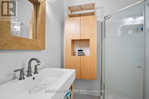 61 Earl Street, Wasaga Beach, ON - Indoor Photo Showing Bathroom