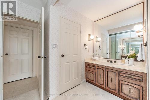 801 - 2180 Marine Drive, Oakville, ON - Indoor Photo Showing Bathroom