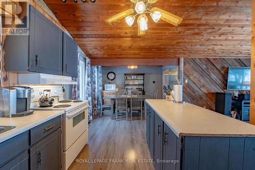 1515 O'Connor Dr, Smith-Ennismore-Lakefield, ON - Indoor Photo Showing Kitchen