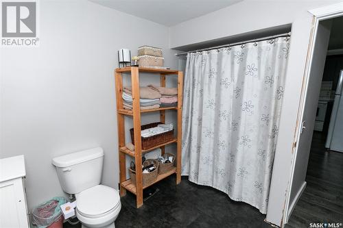 624 Pacific Avenue, Kerrobert, SK - Indoor Photo Showing Bathroom