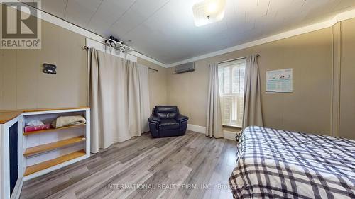 197 Third St W, Cobourg, ON - Indoor Photo Showing Bedroom