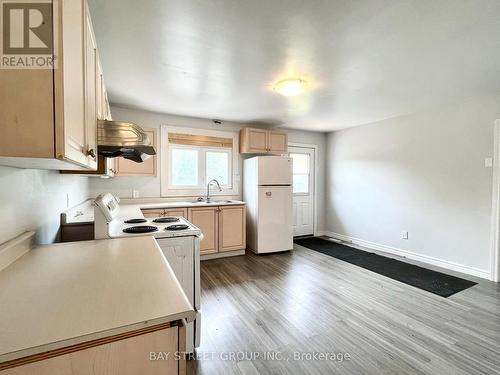 26844 Woodbine Avenue, Georgina, ON - Indoor Photo Showing Kitchen