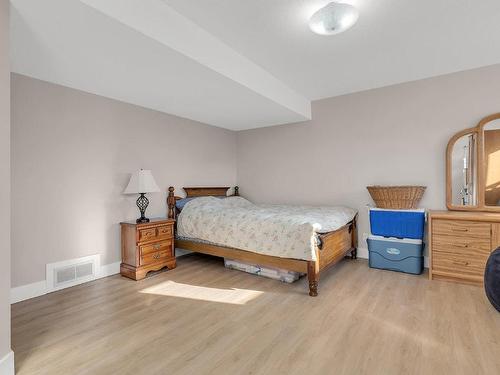 31-17017 Snow Avenue, Summerland, BC - Indoor Photo Showing Bedroom
