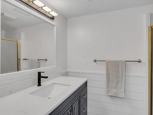 31-17017 Snow Avenue, Summerland, BC - Indoor Photo Showing Bathroom