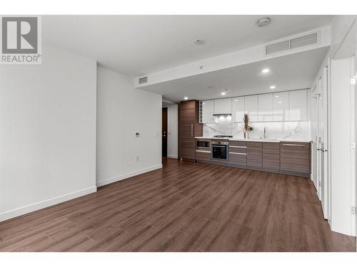 2101 823 Carnarvon Street, New Westminster, BC - Indoor Photo Showing Kitchen