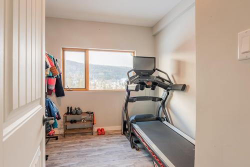 1856 Green Road, Fruitvale, BC - Indoor Photo Showing Gym Room