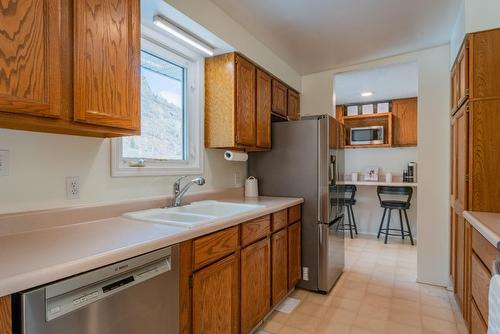 3939 Woodland Drive, Trail, BC - Indoor Photo Showing Kitchen With Double Sink