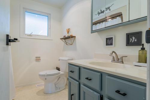 3939 Woodland Drive, Trail, BC - Indoor Photo Showing Bathroom