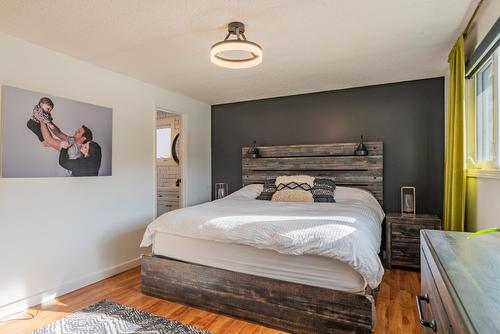 3939 Woodland Drive, Trail, BC - Indoor Photo Showing Bedroom