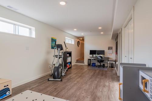 3939 Woodland Drive, Trail, BC - Indoor Photo Showing Gym Room