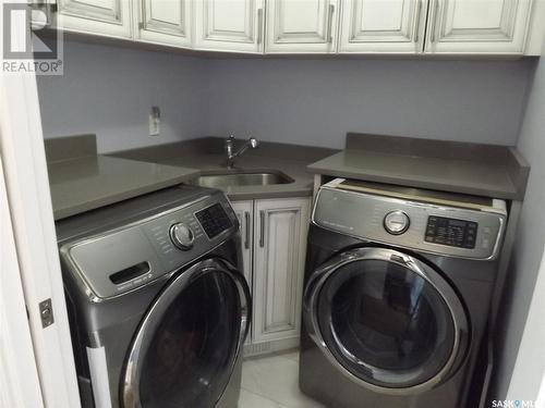 116 Emerald Ridge E, White City, SK - Indoor Photo Showing Laundry Room